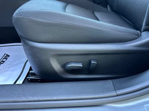 Used 2025 Nissan Altima 2.5 SV FWD image 13
