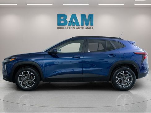 Used 2024 Chevrolet Trax LT FWD image 4