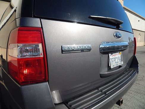 Used 2014 Ford Expedition EL XLT w/ Leather Seating Package image 12