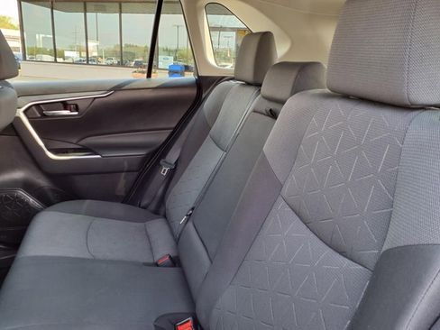 Used 2022 Toyota RAV4 XLE image 16
