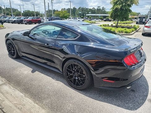 Used 2018 Ford Mustang Coupe RWD image 3