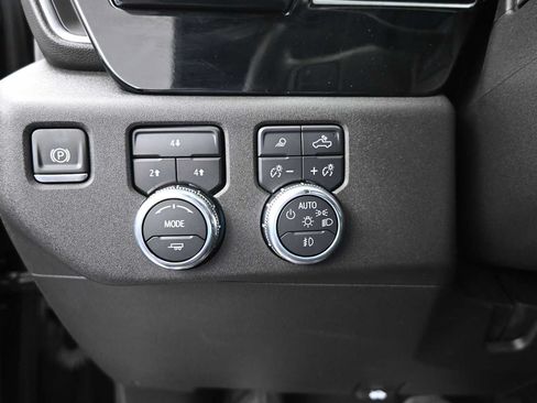 Used 2025 GMC Sierra 2500 SLE w/ SLE Value Package; AWD/4WD image 15