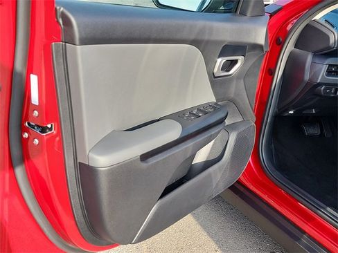 New 2025 Kia K4 LXS image 9