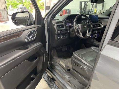 Used 2021 Chevrolet Tahoe Z71 w/ Z71 Signature Package AWD/4WD image 19