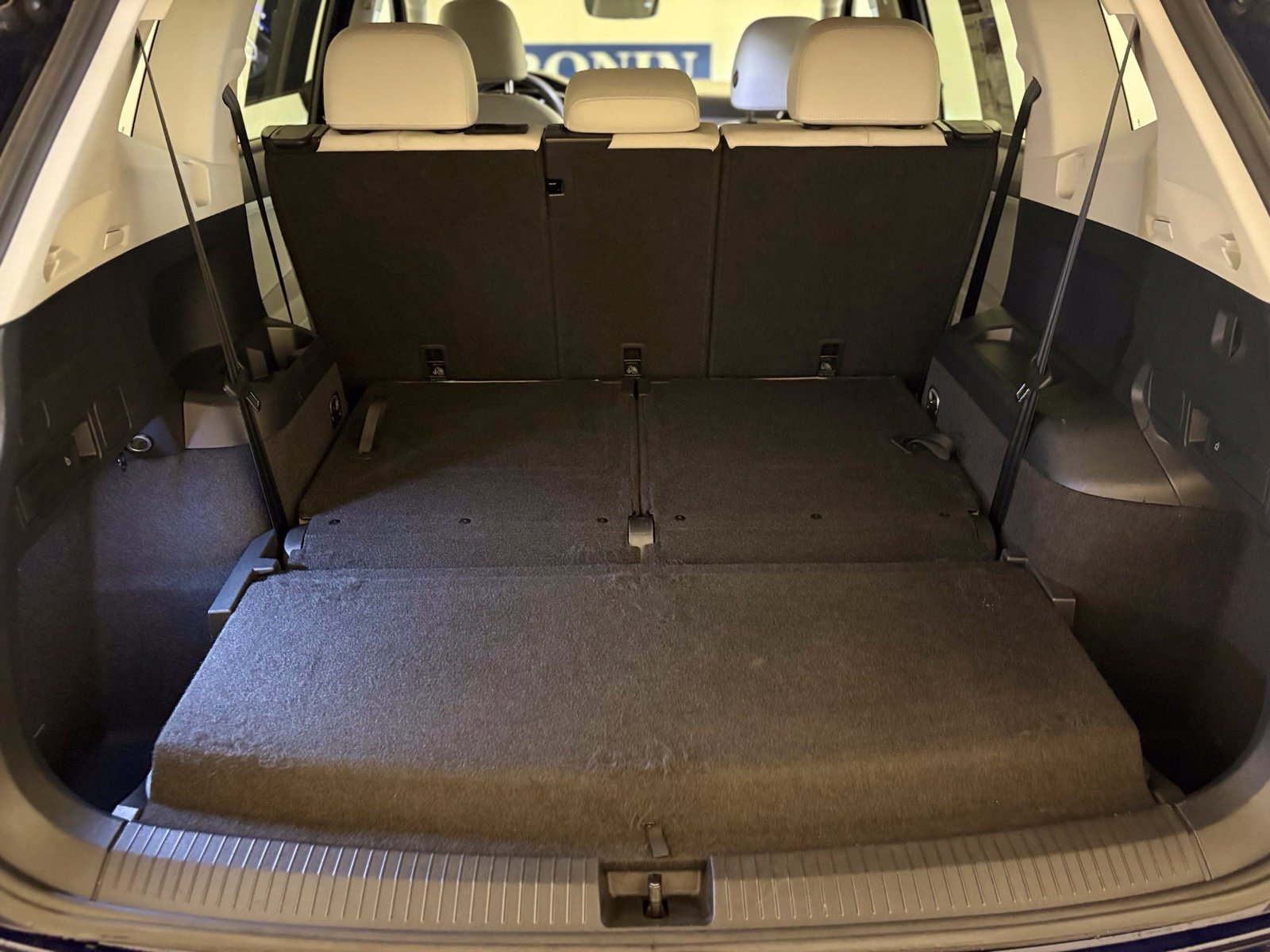 Used 2022 Volkswagen Tiguan SE FWD image 18