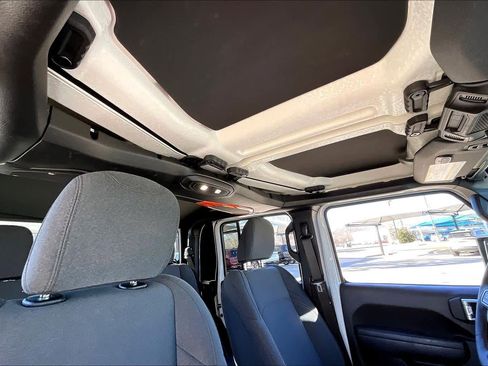 Certified 2024 Jeep Gladiator Sport image 14