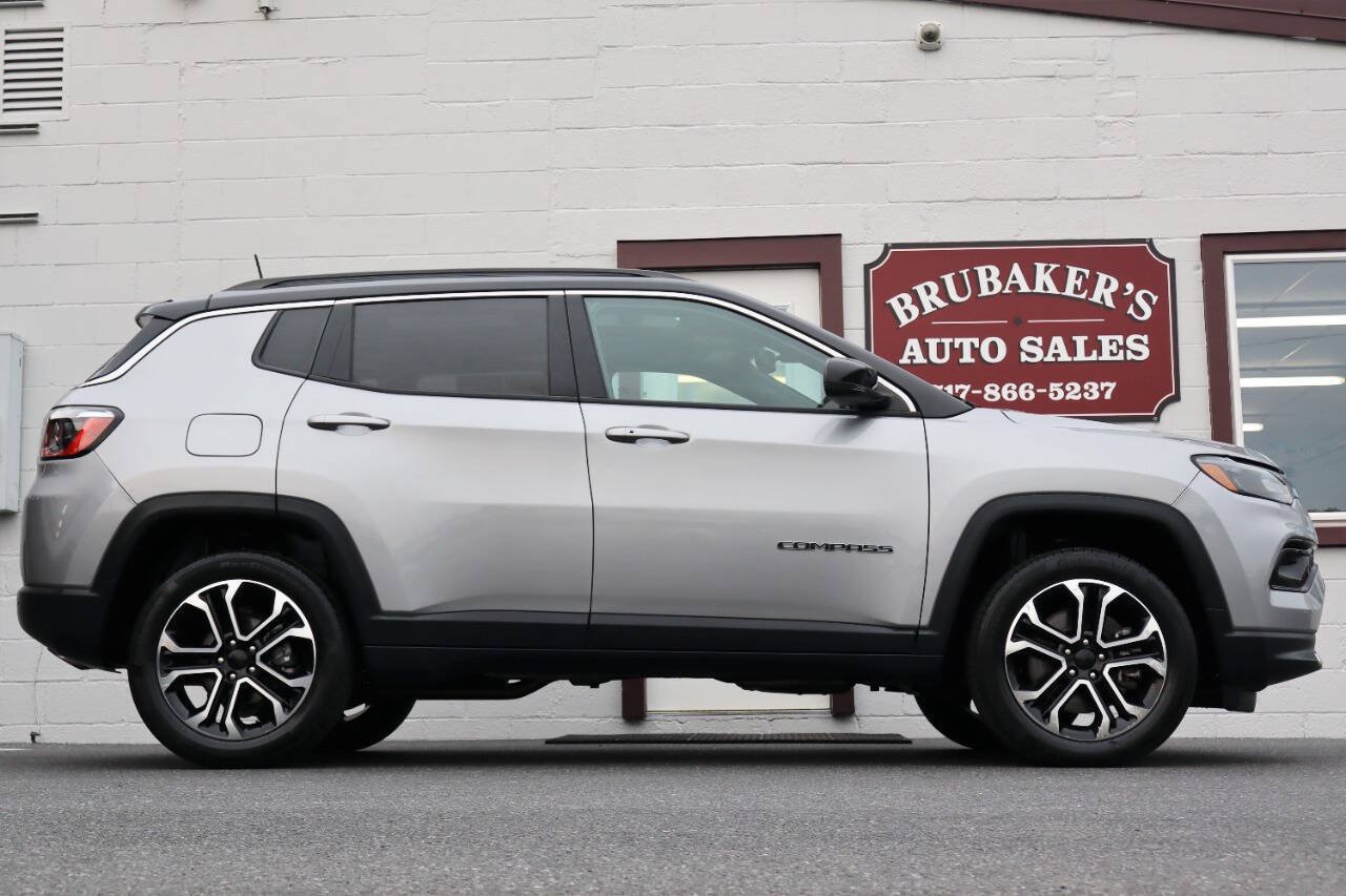 Used 2023 Jeep Compass Limited w/ Sun and Sound Group AWD/4WD image 1
