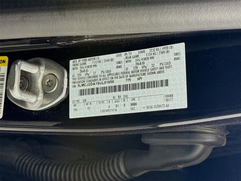 Used 2025 Lincoln Corsair Reserve w/ Jet Appearance Package image 34