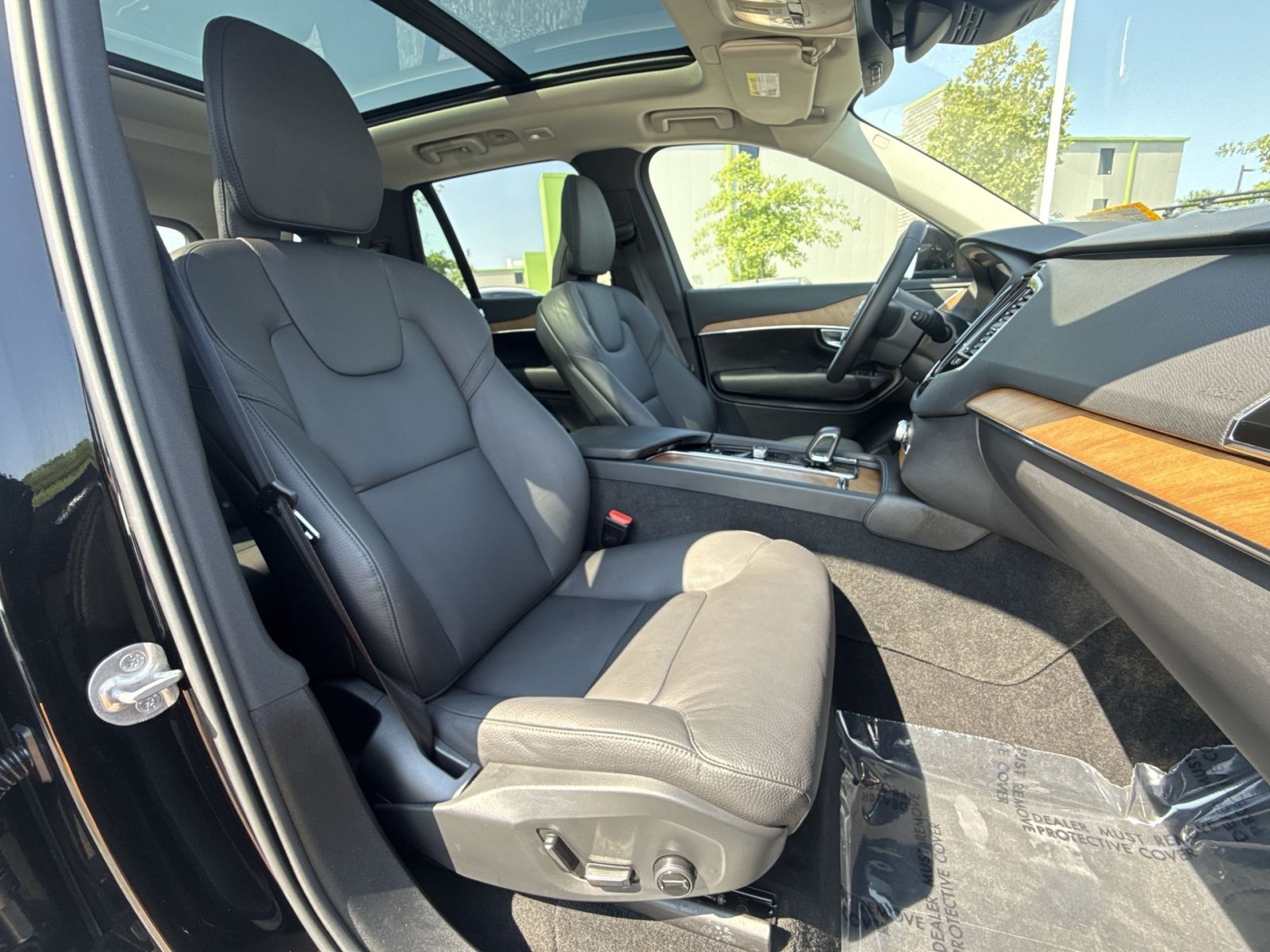 Certified 2024 Volvo XC90 B6 Plus w/ Protection Package Premier AWD/4WD image 28