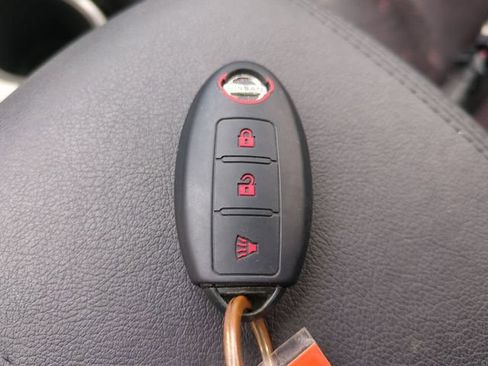 Used 2014 Nissan Juke SL FWD image 35