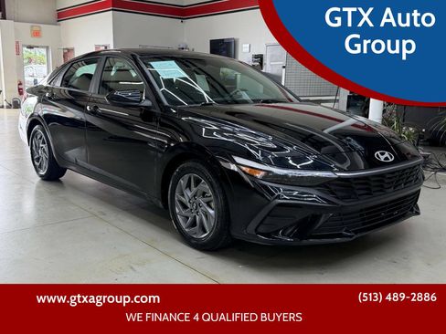 Used 2024 Hyundai Elantra SEL FWD image 1