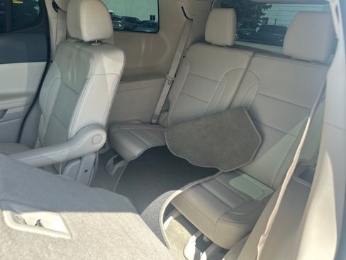 Used 2020 GMC Acadia Denali AWD/4WD image 16