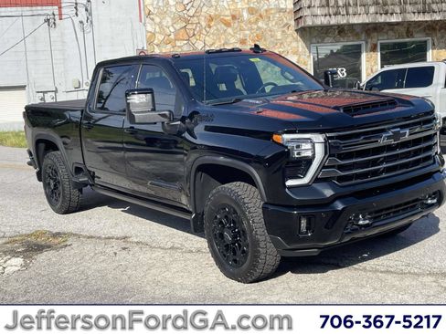 Used 2024 Chevrolet Silverado 2500 High Country w/ High Country Premium Package AWD/4WD image 1