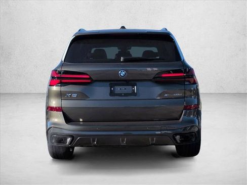 New 2026 BMW X5 xDrive50e image 8