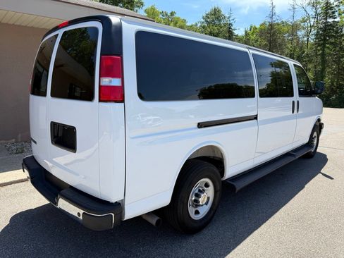 Used 2025 Chevrolet Express 3500 LT w/ LT Preferred Equipment Group RWD image 2