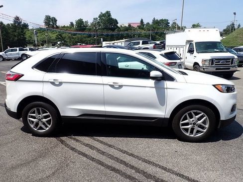 Certified 2024 Ford Edge SEL w/ Convenience Package AWD/4WD image 9