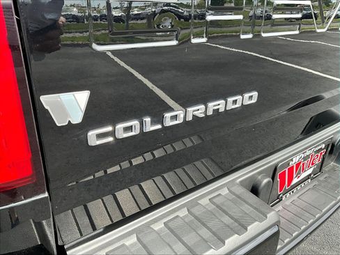 Used 2022 Chevrolet Colorado W/T w/ Custom Special Edition RWD image 22