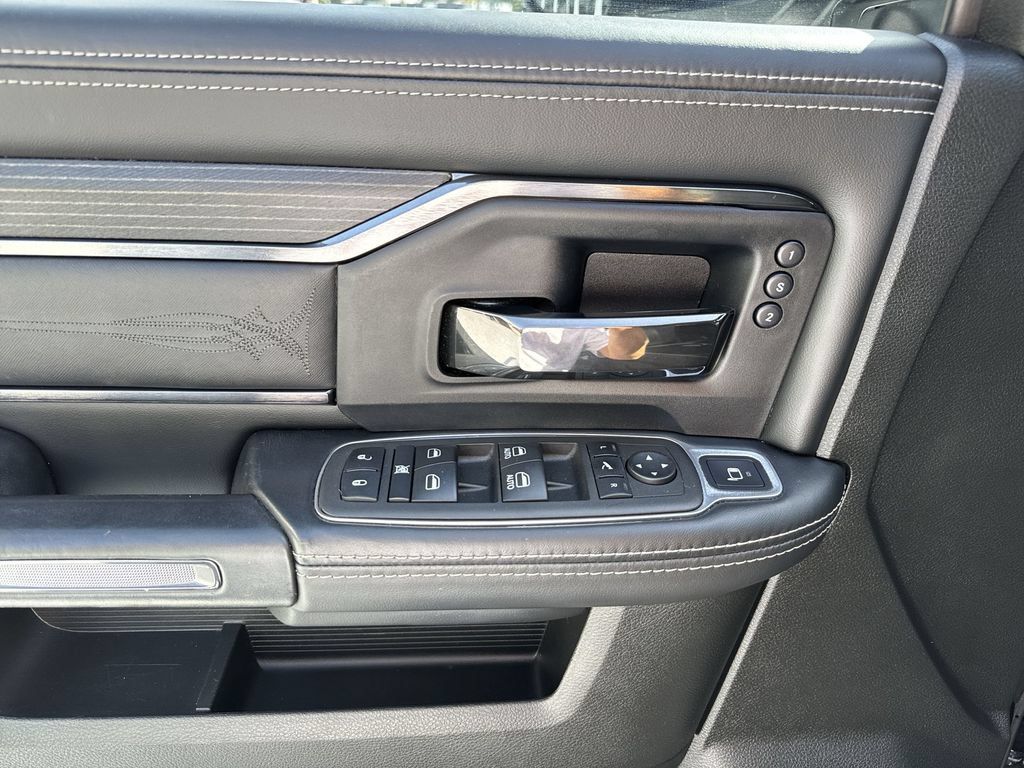 Used 2022 RAM 2500 Limited AWD/4WD image 37