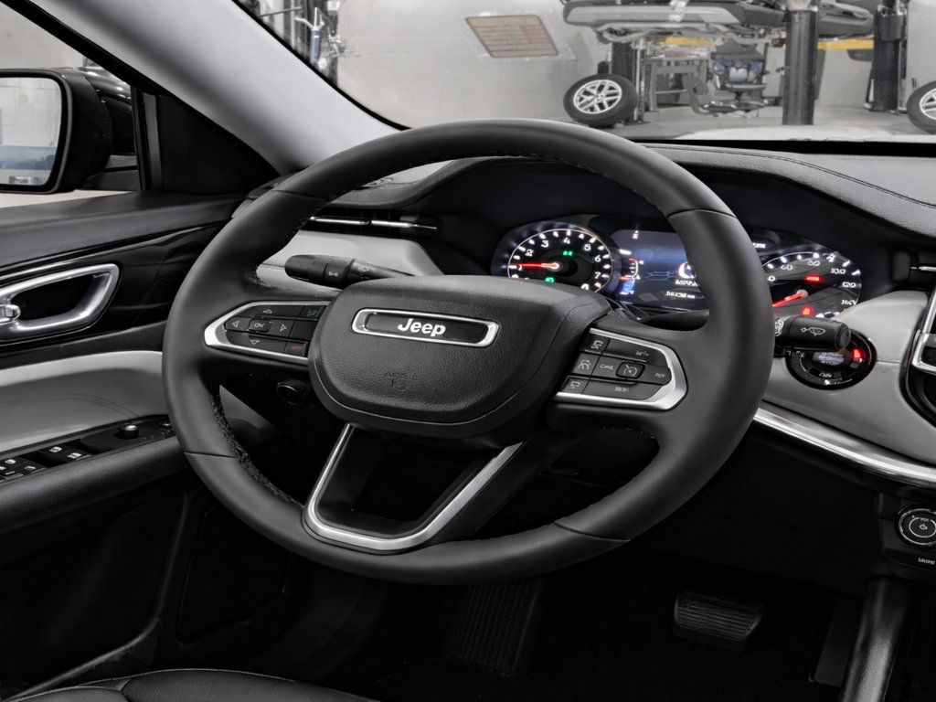 Used 2024 Jeep Compass Limited AWD/4WD image 17