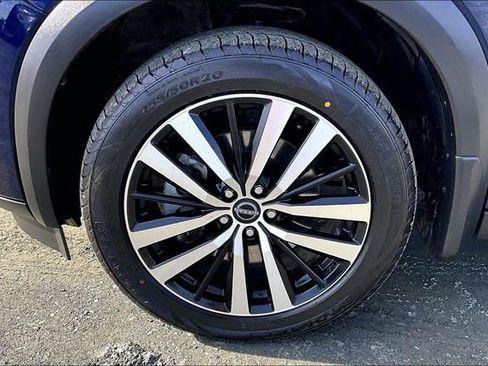 Used 2023 Nissan Pathfinder Platinum image 8