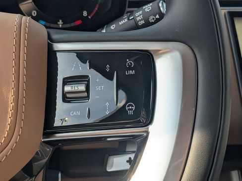 New 2026 Land Rover Range Rover Long Wheelbase SE image 23