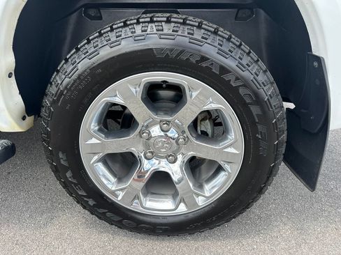 Used 2018 RAM 1500 Laramie w/ Convenience Group AWD/4WD image 14