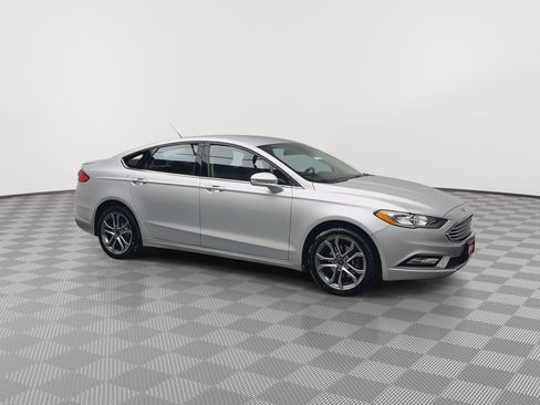 Used 2017 Ford Fusion SE image 34