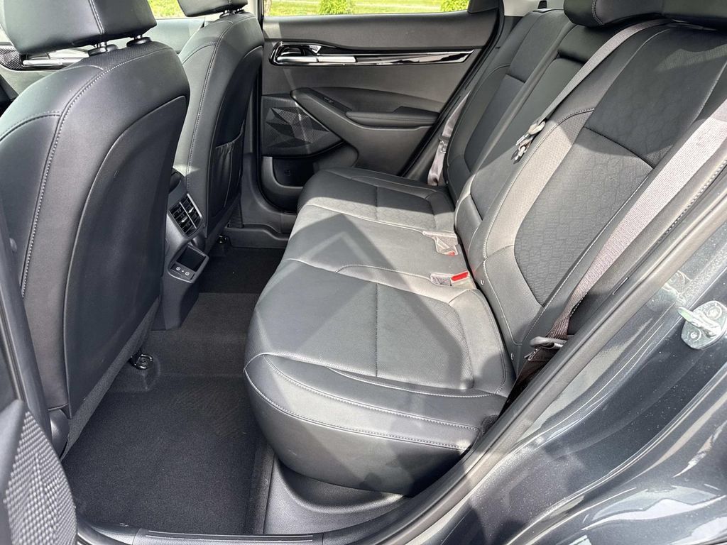 Used 2024 Kia Seltos EX AWD/4WD image 24