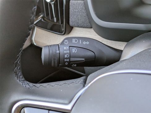 New 2026 Volvo XC90 B6 Plus w/ Protection Package Premier image 37