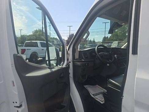 Used 2023 Ford Transit 250 Medium Roof AWD image 13