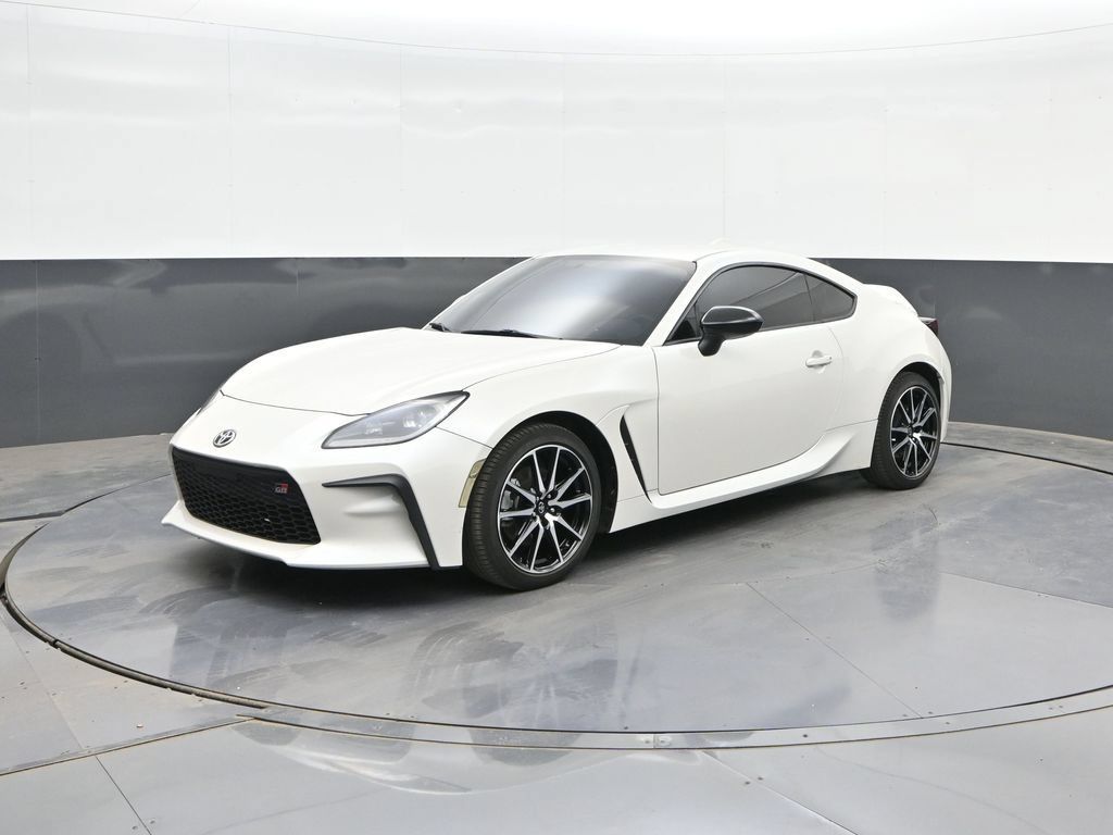 Used 2023 Toyota GR86 RWD image 1