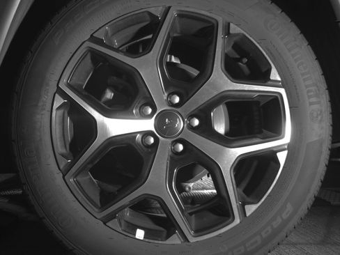 Used 2025 Jeep Compass Limited image 14