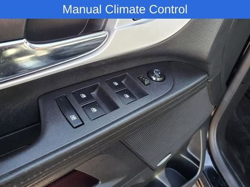 Used 2017 Chevrolet Equinox LT image 15