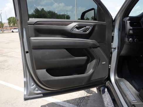 Used 2024 Chevrolet Tahoe Z71 AWD/4WD image 17