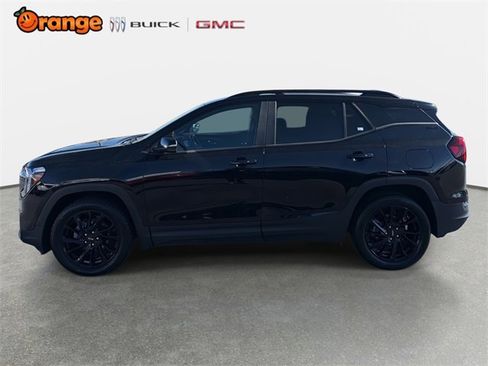Used 2023 GMC Terrain SLE w/ Driver Convenience Package image 6