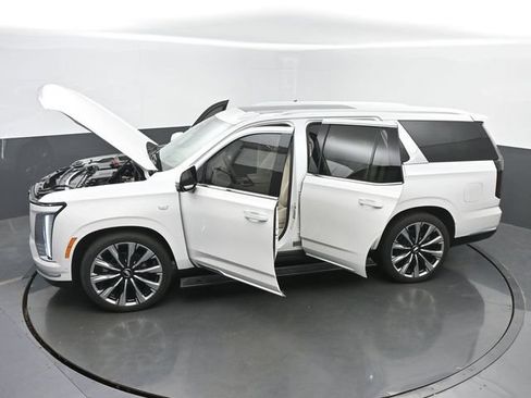 Certified 2025 Cadillac Escalade Premium Luxury Platinum AWD/4WD image 63