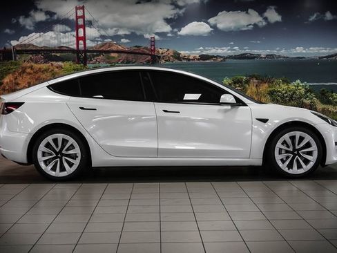 Used 2022 Tesla Model 3 image 5