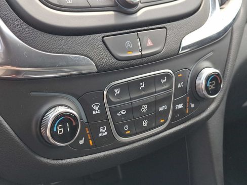 Used 2023 Chevrolet Equinox LT AWD/4WD image 15