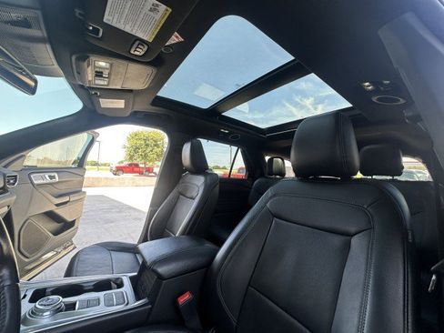 Used 2020 Ford Explorer Limited w/ Class III Trailer Tow Package RWD image 14