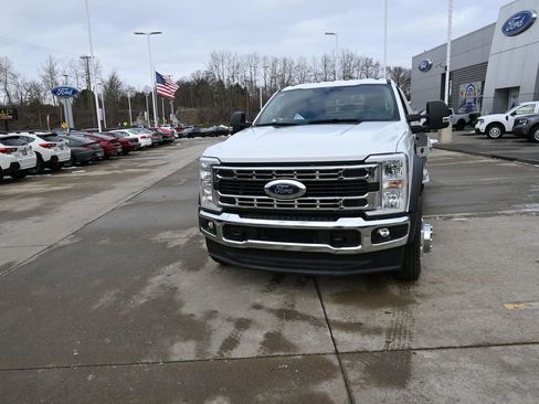 Used 2024 Ford F550 2WD SuperCab Super Duty w/ XLT Value Package image 4