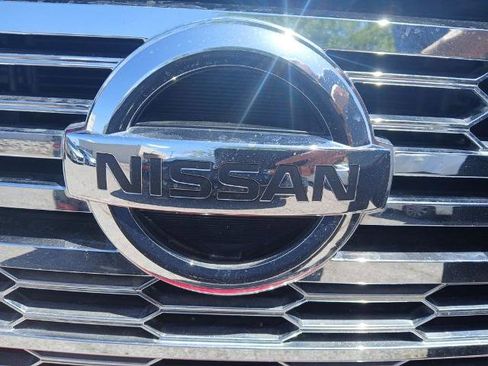 Certified 2022 Nissan Titan SV w/ SV Convenience Package RWD image 2