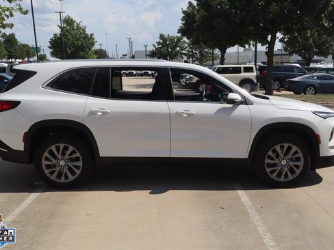 Used 2026 Buick Enclave Preferred FWD image 2