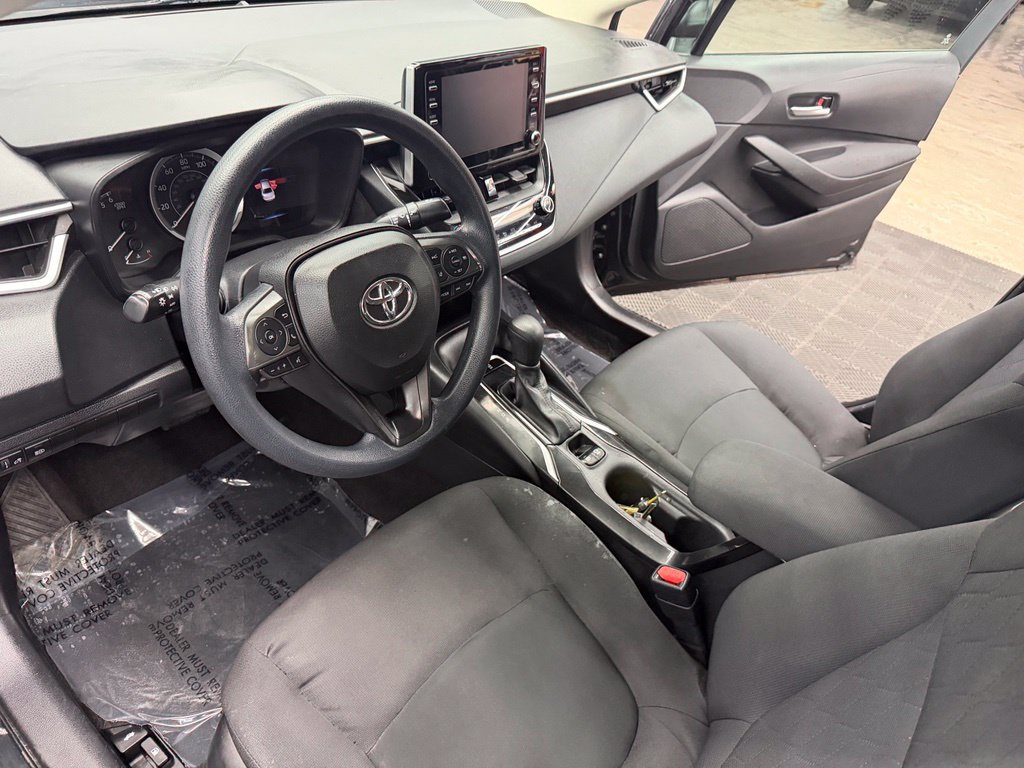 Used 2021 Toyota Corolla LE w/ Carpet Mat Package (TMS) FWD image 31