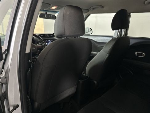 Used 2018 Kia Soul FWD image 23