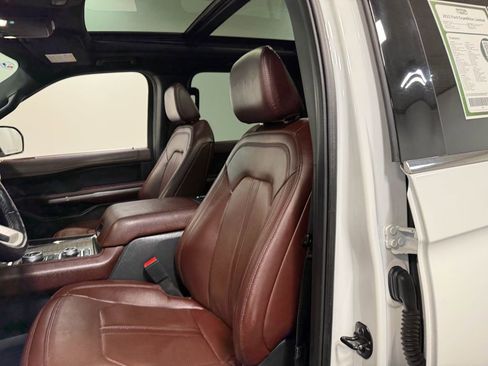 Used 2023 Ford Expedition Limited image 57