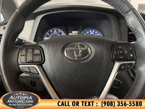 Used 2019 Toyota Sienna XLE image 38
