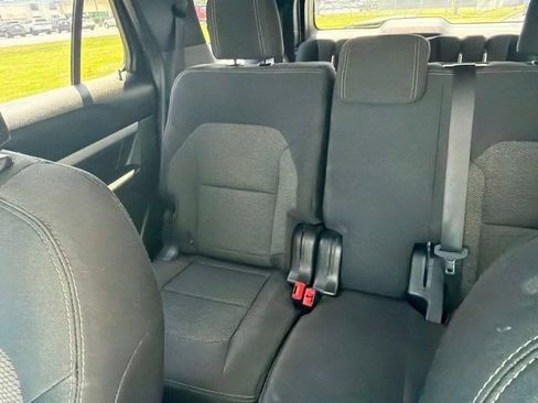 Used 2017 Ford Explorer XLT FWD image 29