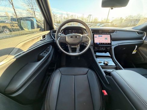 New 2025 Jeep Grand Cherokee L Limited image 14