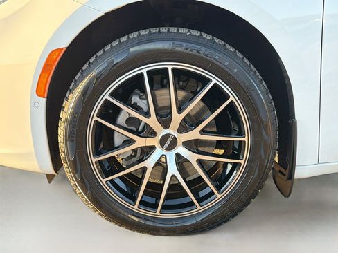 Used 2022 Chrysler Pacifica Limited image 42