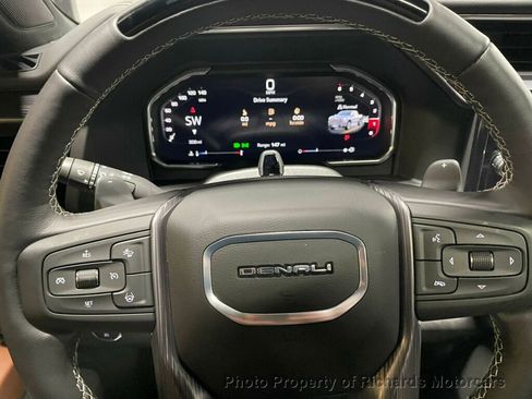 Used 2026 GMC Sierra 1500 Denali Ultimate AWD/4WD image 16
